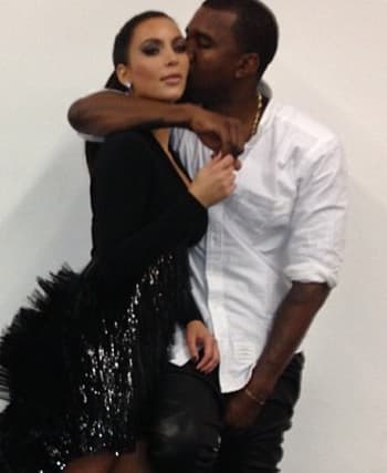 Y bueno, el cantante es el más feliz con las curvas de su mujer.