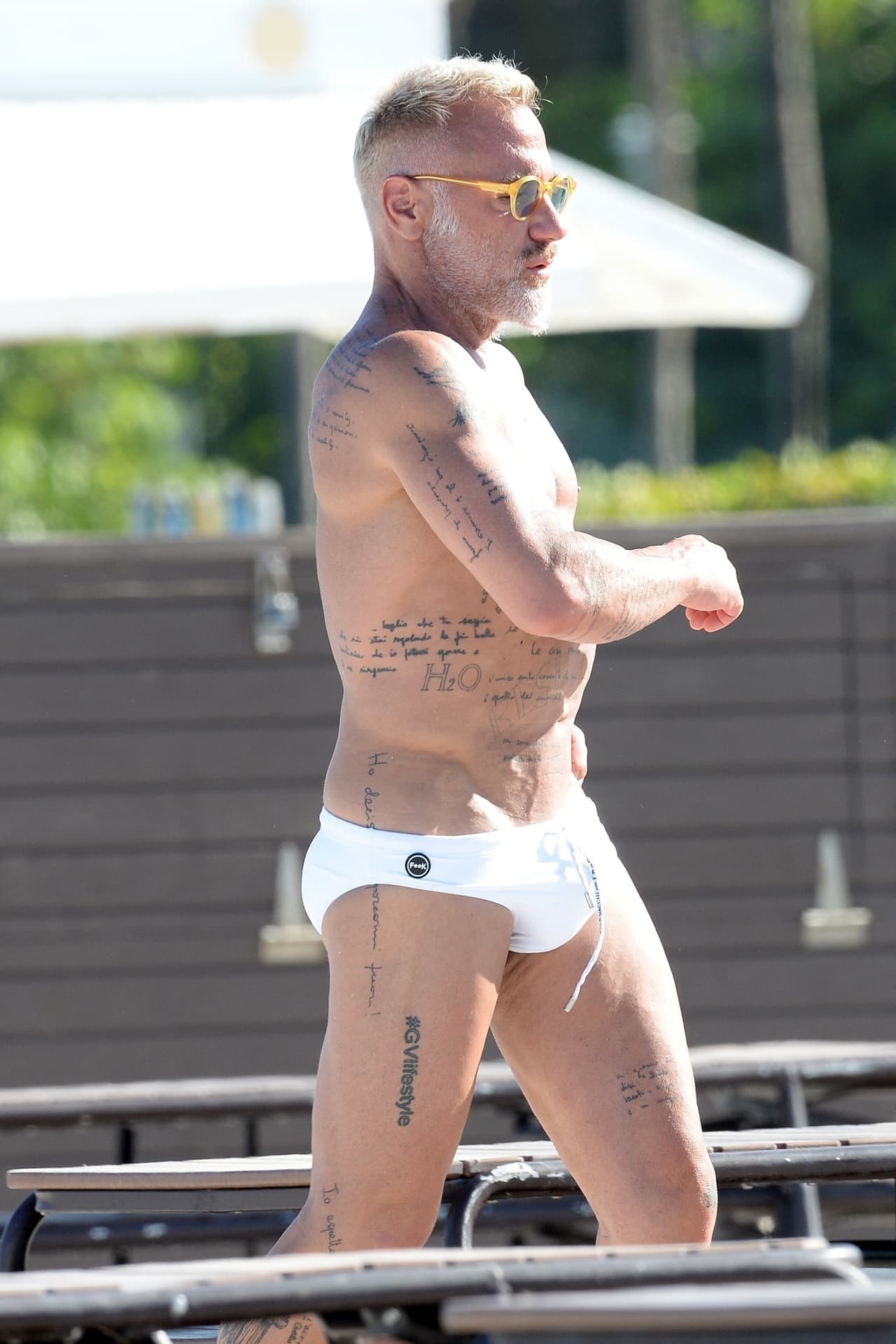 Ha sido calificado como la persona más 'cool' de Instagram por sus fotografías de buena vida y sus bailes.