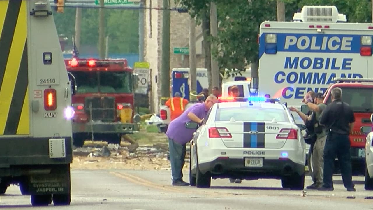 El estallido desató otros pequeños incendios alrededor, que fueron controlados por los bomberos, detalló la Sargento de la Policía de Evansville, Anna Gray.