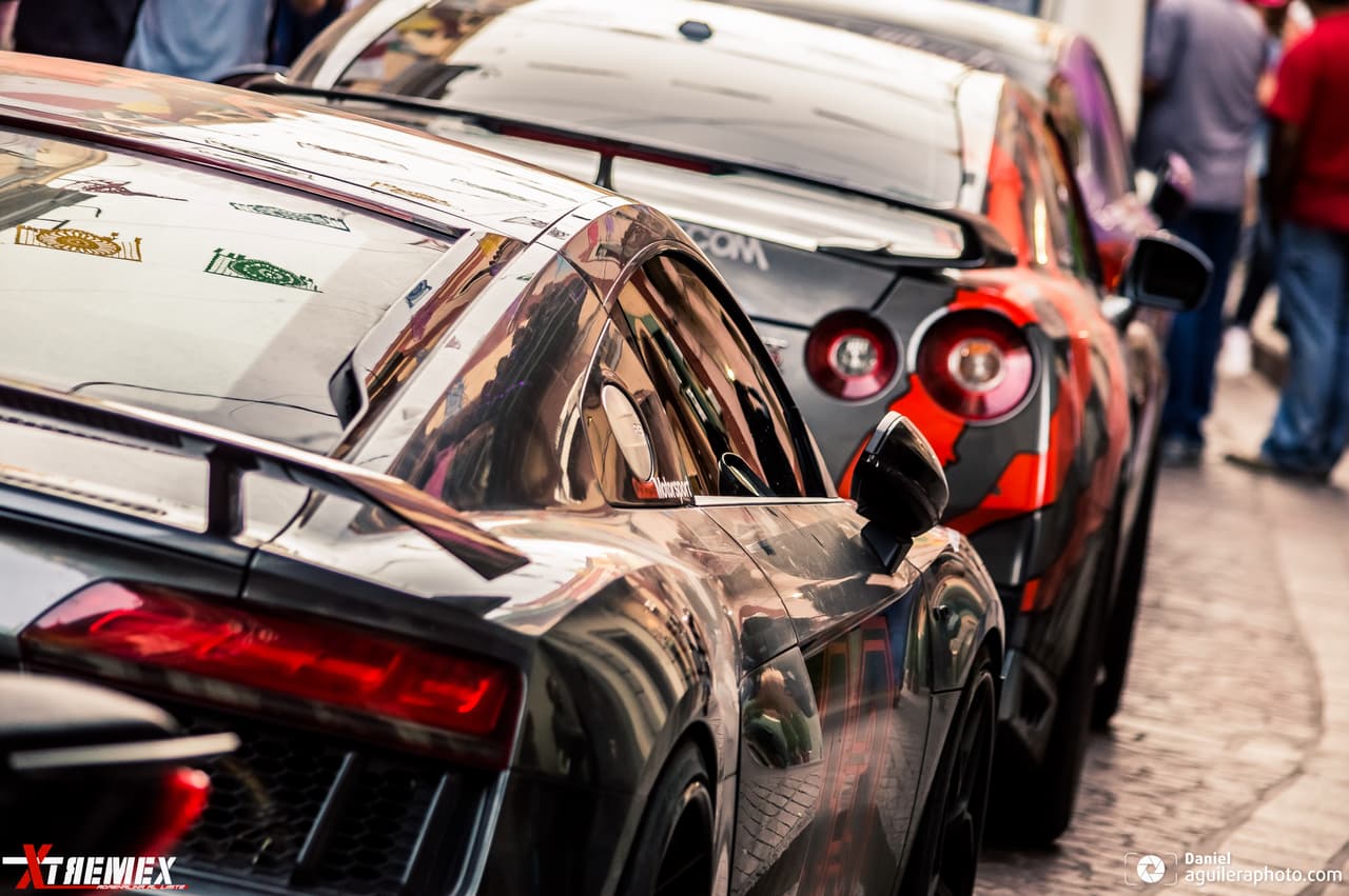 Dentro de la agenda se marca un espacio especial para un
<b> track day,</b> de tal forma que los clientes puedan correr sus carros en pista con todas las medidas de seguridad necesarias y en lugares autorizados para ello.