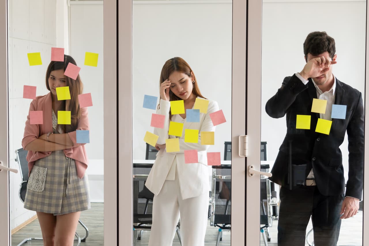 <b>El tráfico reduce la productividad en el trabajo.</b> Tras pasar mucho tiempo sentado al volante, es normal que el agotamiento pase factura y las personas se vean también en la necesidad de recuperarse del estrés y la ansiedad. Los empleados que sufren de esto se vuelven menos eficientes y tienden a perder la motivación de ir a trabajar. Tanto los empleados como el empleador se ven afectados en este aspecto.
<br>