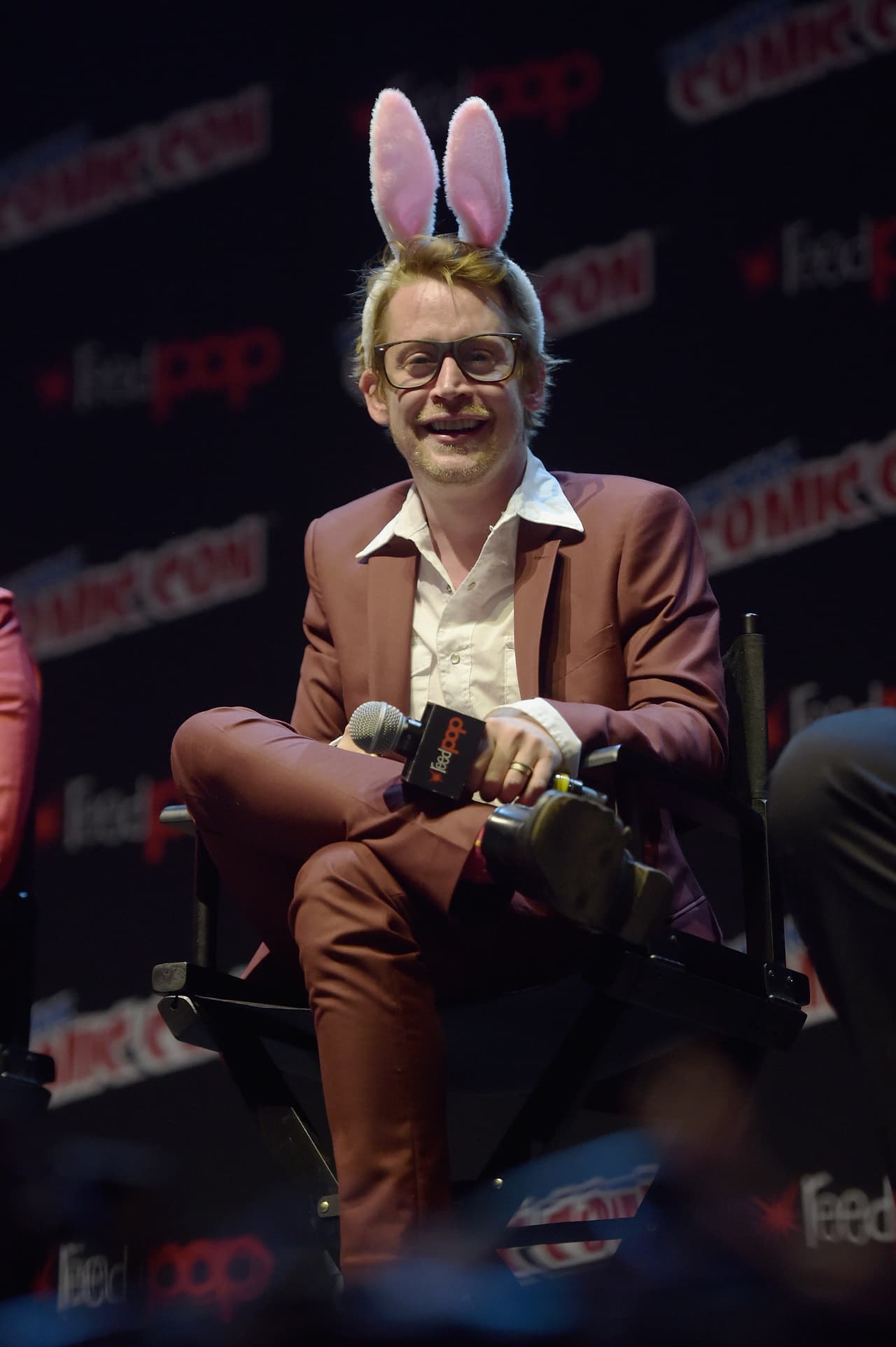 Además, en 2018 creó su marca Bunny Ears, la cual produce desde un podcast hasta artículos de todo tipo de contenidos en donde la comedia es protagonista.