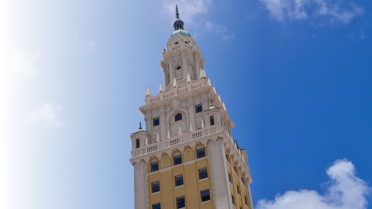 La Torre de la Libertad muestra cómo el exilio cubano cambió Miami