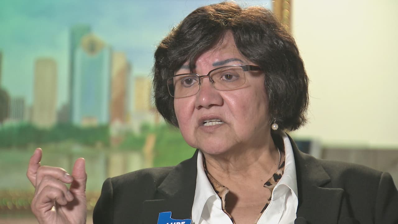 "Nunca he tenido una carrera fácil", dice Lupe Valdez, la demócrata que quiere sacar a Greg Abbott de la gobernación de Texas
