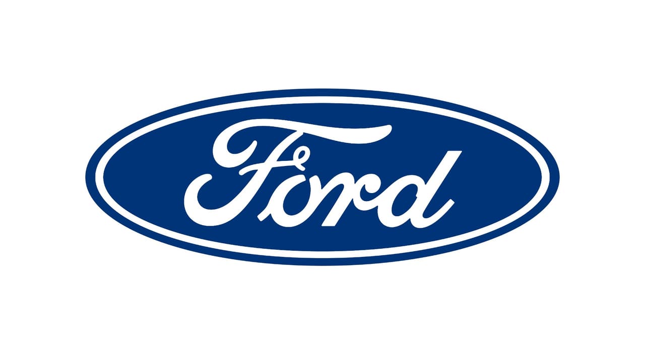 <h3 class="cms-H3-H3"><b>Ford</b></h3>
<br>
<br>
<b>Para dueños y arrendatarios actuales:</b> recomienda ponerse en contacto con Ford Credit para analizar las opciones disponibles de cada caso.
<br>
<br>
<b>Para posibles compradores:</b> pago de tres cuotas mensuales por la compañía y la opción de diferir los siguientes pagos por otros tres meses. Al programa aplican quienes adquieran los modelos 2019 y 2020 a través de Ford Credit, excluyendo el portafolio de pickups Super Duty.
<br>
<br>Para más información sobre estos programas puedes llamar al 1-800-723-4016 o visitar la página de Ford Credit: 
<a href="https://www.ford.com/finance"><u>https://www.ford.com/finance</u></a>