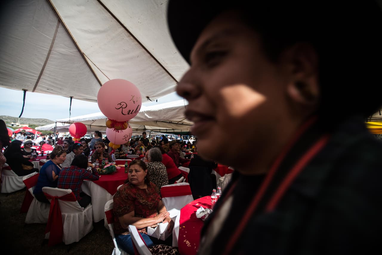 Invitados en el banquete de los XV de Rubí. Almudena Toral