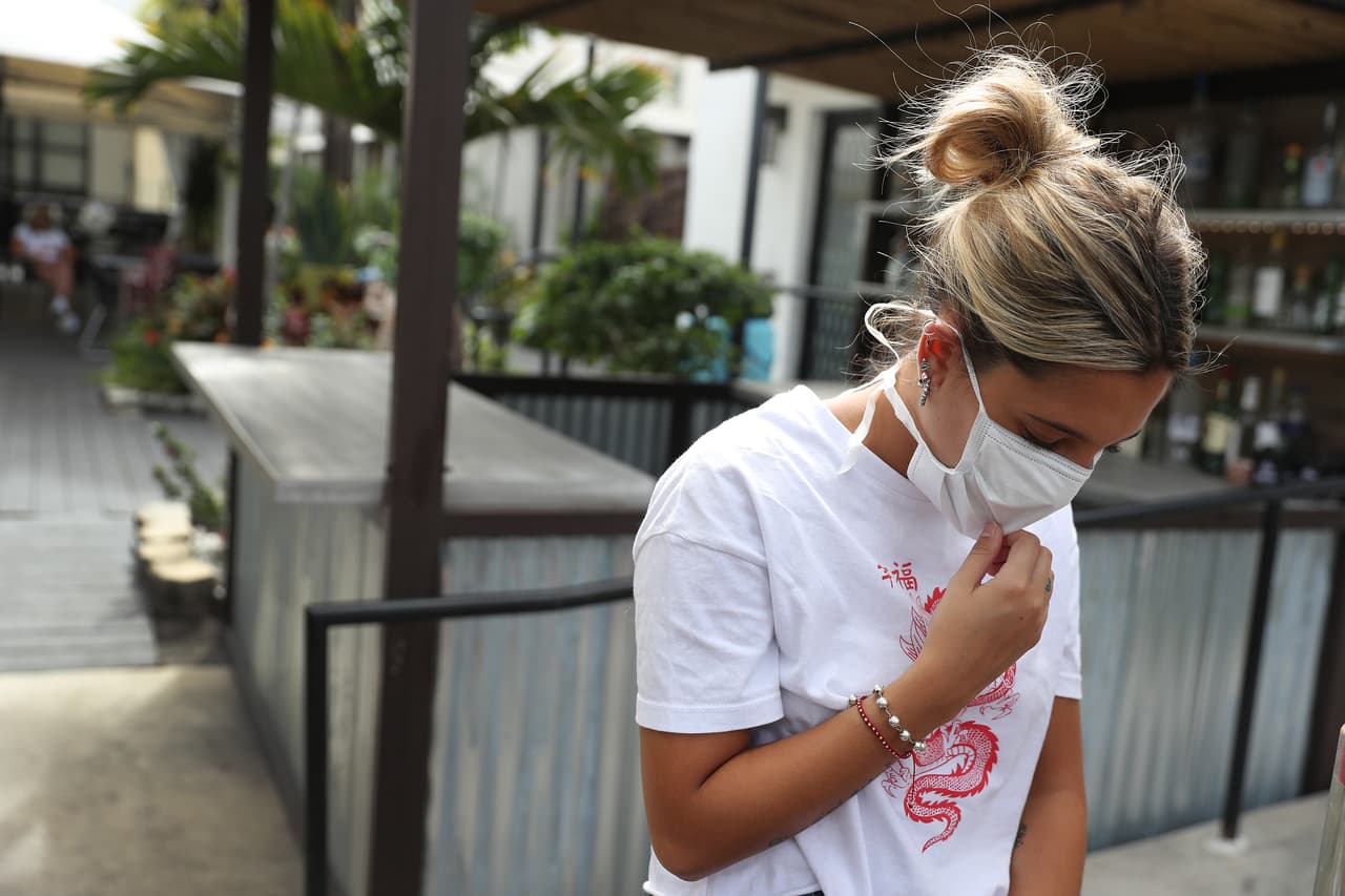 Condado Broward ordena el uso obligatorio de mascarillas para combatir el coronavirus