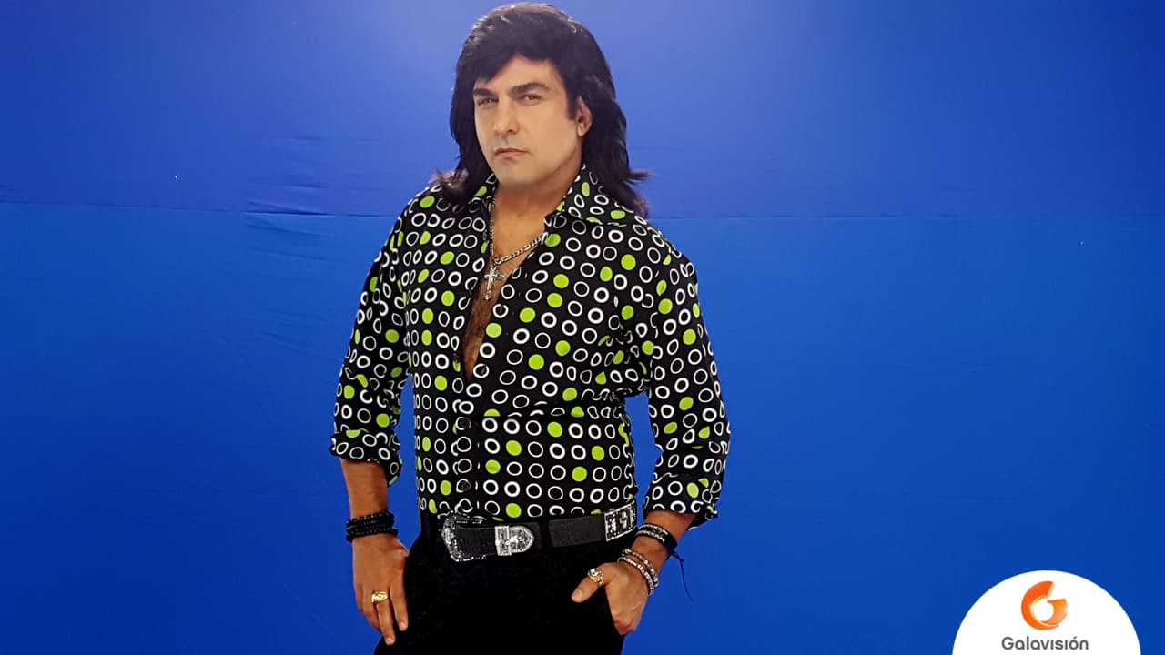 Aprovecho la oportunidad para hacer algunas miradas coquetas ante la cámara.