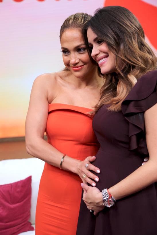 En el 2015, Ana Patricia, exconductora del show, se encontraba embarazada y en el 2018 se encontró con la pancita de Carolina Sarassa en la espera de su bebé Chloé Sophia.