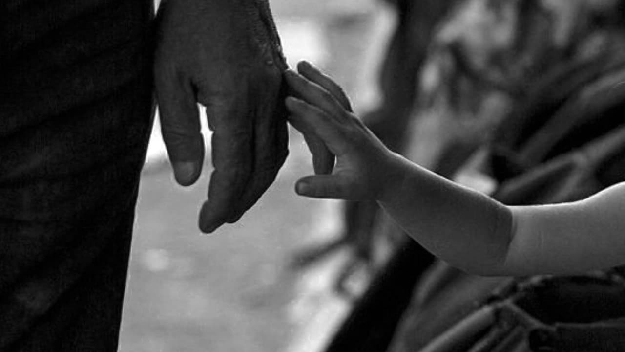 Niña de 2 años sufre herida de bala dentro de una casa en South Chicago