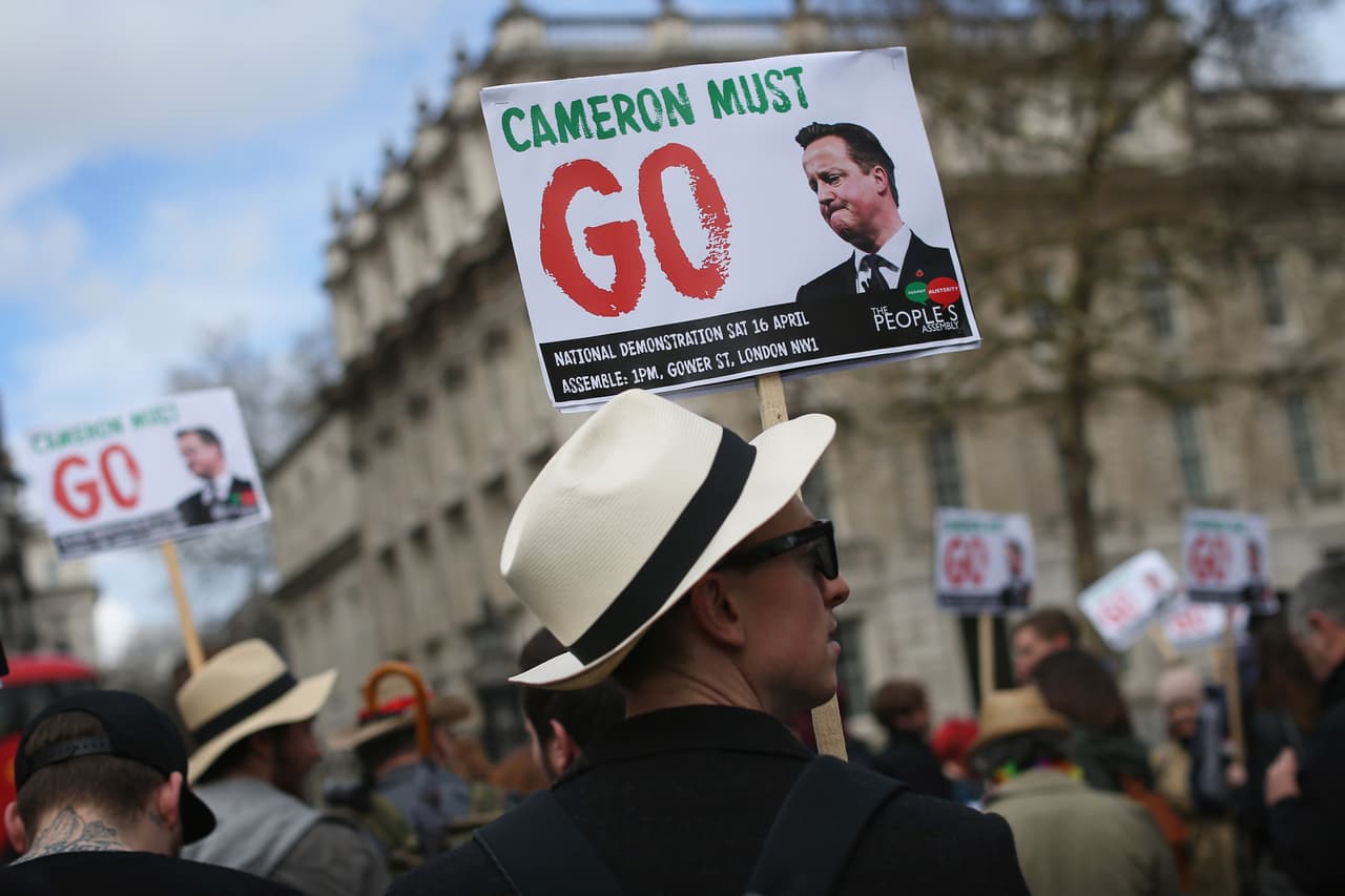 David Cameron reconoció este sábado que no había gestionado adecuadamente la información revelada por los Papeles de Panamá sobre su participación en una empresa 'offshore'. "No culpen a mis consejeros: asumo la culpa. He aprendido la lección", dijo.