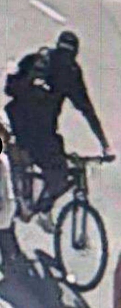 El incidente ocurrió alrededor de las 11:55 am. Esta fue la primera imagen difundida por la policía.