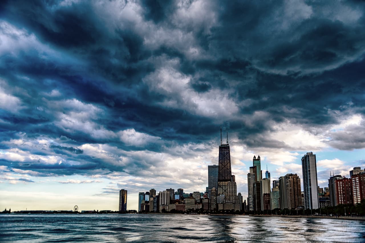 Confirman siete tornados en suburbios de Chicago tras tormentas severas