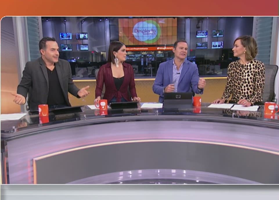 Esta mañana, Carlos, Karla, Alan y Satcha dieron la peculiar noticia de una escuela primaria de Kentucky que casi prohibió los noviazgos entre estudiantes del quinto grado.