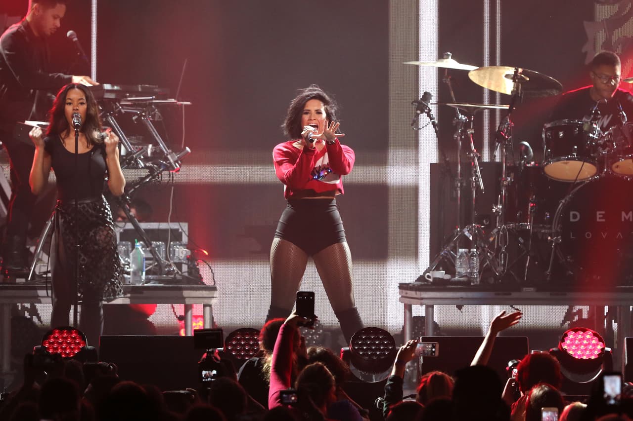 La cantante fue parte de los shows de Jingle Ball en Florida y su presentación fue asombrosa.