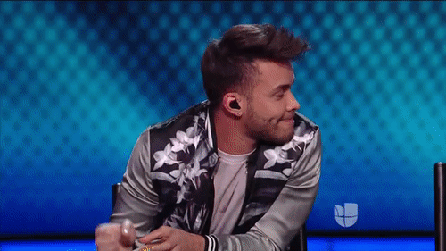 Después de que a Prince Royce no le gustó cómo reaccionó Ángel ante la calificación que le habían dado, le pidió que fuera humilde y le dio un punto, cosa que no le pareció a su capitana Karol G. 
<a href="http://www.univision.com/shows/pequenos-gigantes/se-desencadeno-el-drama-prince-royce-si-estaba-molesto-con-angel-y-le-pide-que-sea-humilde-video">Aquí puedes revivir el tenso momento.</a>