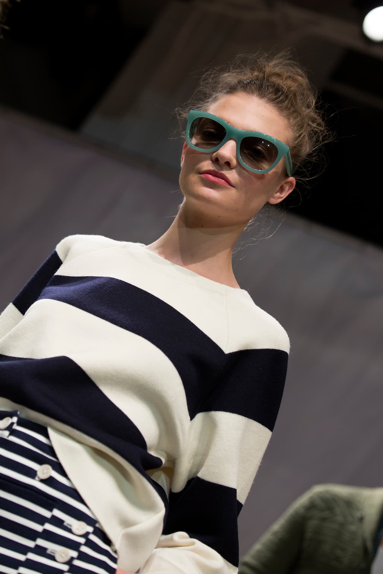 Y para las franjas anchas, nada mejor que unas gafas a tono. Diseñador J. Crew. NYFW, Spring/Summer 2016 - 09/16/2015