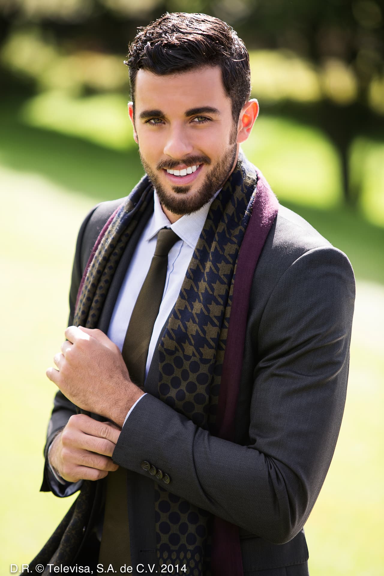 Y dos galanes les hicieron compañía, José Pablo Minor como Gael.