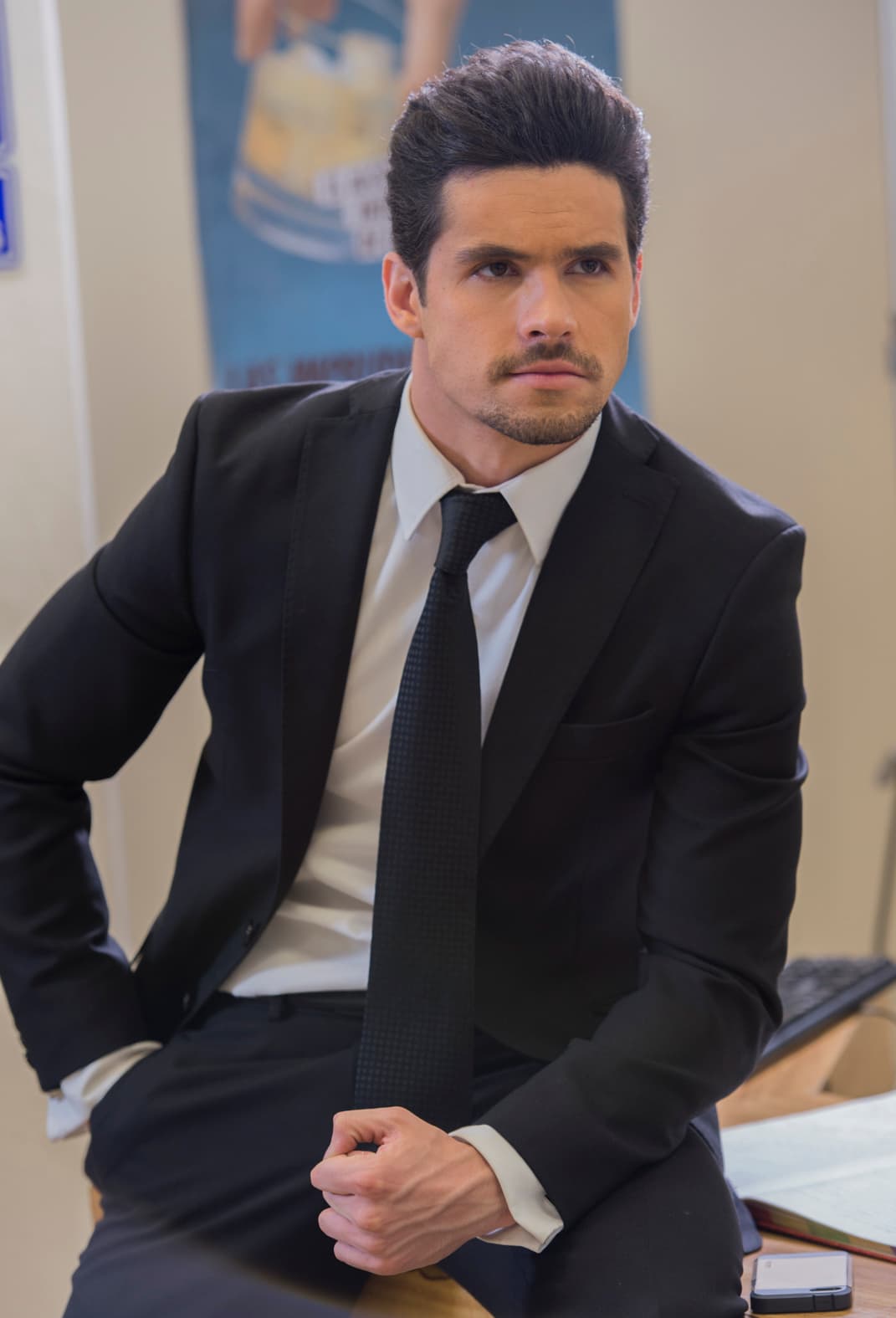 Benito llegó al Rancho los Ángeles persiguiendo a Fiorella, pero la vida lo puso frente al amor de su vida.