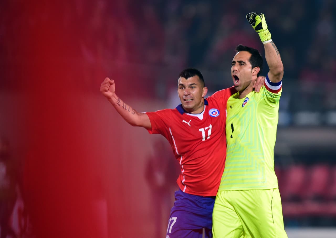 Claudio Bravo: 'Jugar en casa nos ha puesto nerviosos'