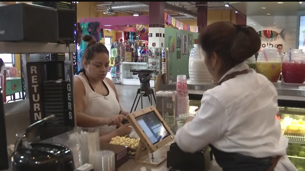 Aunque con mejores condiciones, las mujeres latinas en Estados Unidos siguen muy alejadas de la igualdad laboral