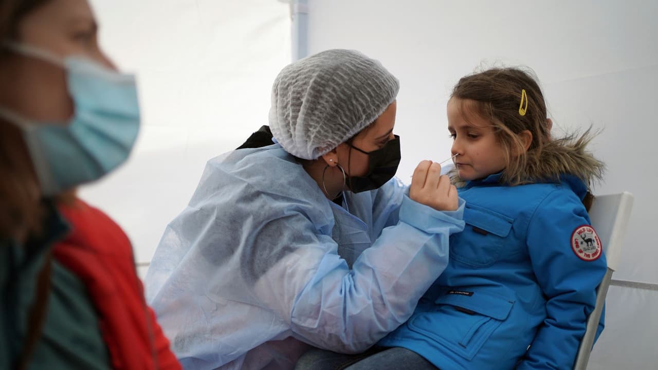 'Croup' en niños y ómicron: todo lo que debes saber de este síntoma cada vez más frecuente