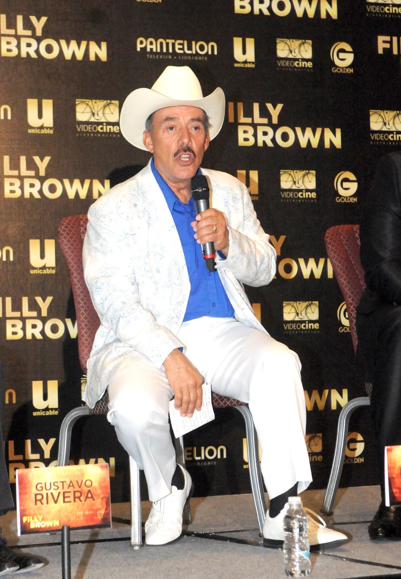 "Todas las cosas que uno hace se hacen por una razón, y no entiendo yo las razones que debe haber tenido él para hacer eso [...] La mayoría de las noticias de la familia me las dan ustedes mismos, los medios", finalizó Rivera en 'Ventaneando'.