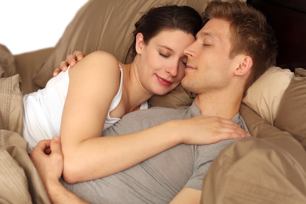 Para despertar o reactivar la vida sexual que tengas con tu ser amado, lo único que necesitas son unos sencillos ingredientes y mucha pasión. Esto es lo que requieres: