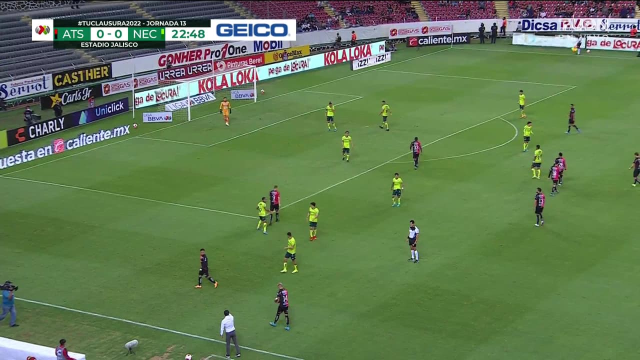 ¡TIRO ATAJADO! disparo por Ánderson Santamaría.