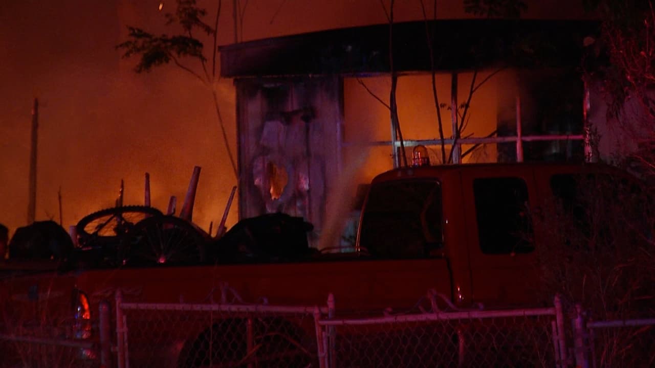 Fuego destruye dos casas rodantes en el sur de San Antonio