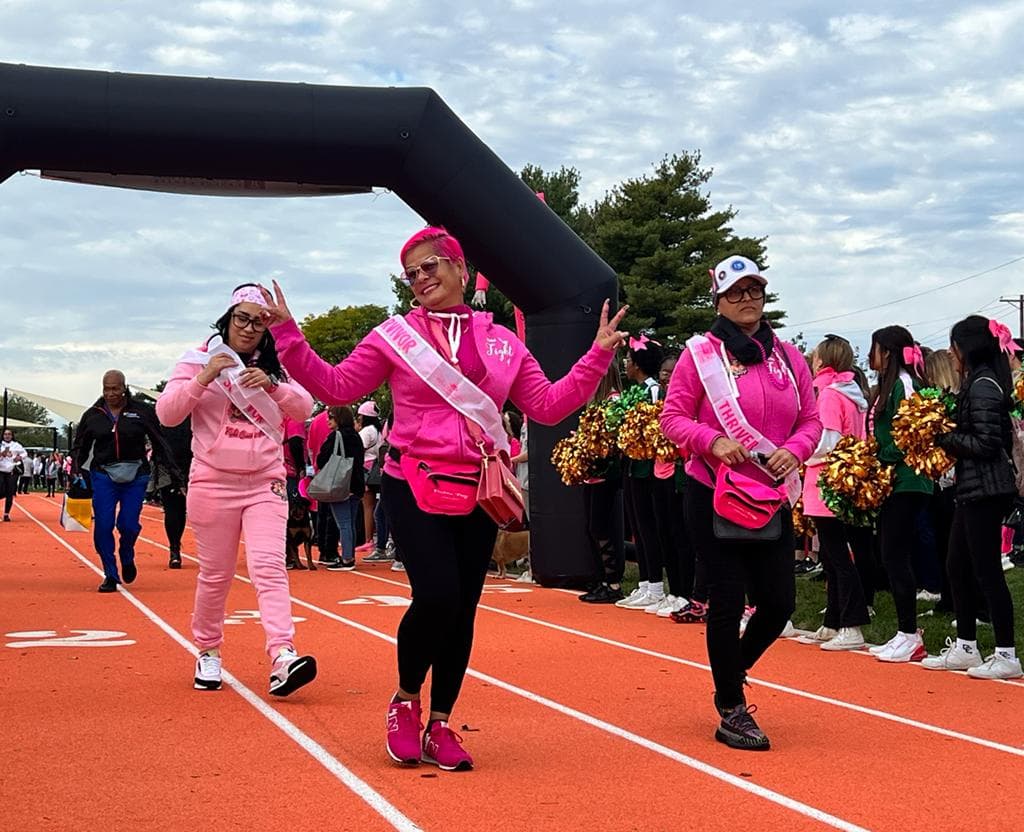 El evento de este año incluyó música, camiones de comida, un fotomatón y otras excelentes oportunidades para tomar fotografías, actividades para todas las edades, un área de sobrevivientes para que se conecten entre sí. 
<br>