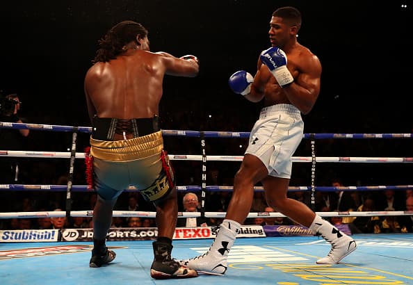 Anthony Joshua conquistó el título compelto al derrotar a Charles Martin: Lee Selby y Jamie McDonnell conservaron sus títulos pluma y gallo respectivamente.