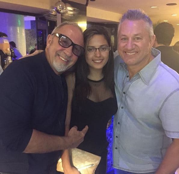 De acuerdo con información de la revista ¡Hola! México, será 
<a href="https://mx.hola.com/actualidad/2018060513032/lili-estefan-celebra-boda-hermano/" target="_blank">Emilio Estefan</a>, tío de Juan Estefan, quien estará a cargo de la organización de la boda.