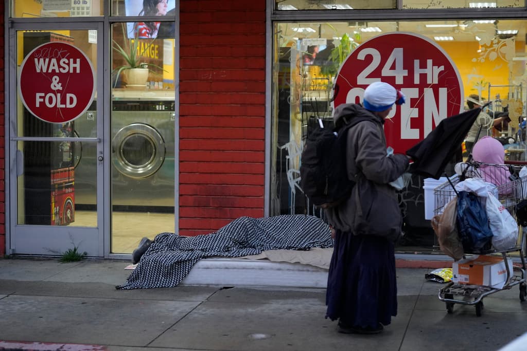 Votantes de California aprueban medida para abordar crisis de personas sin hogar: ¿en qué consiste y cómo afecta a otros programas?