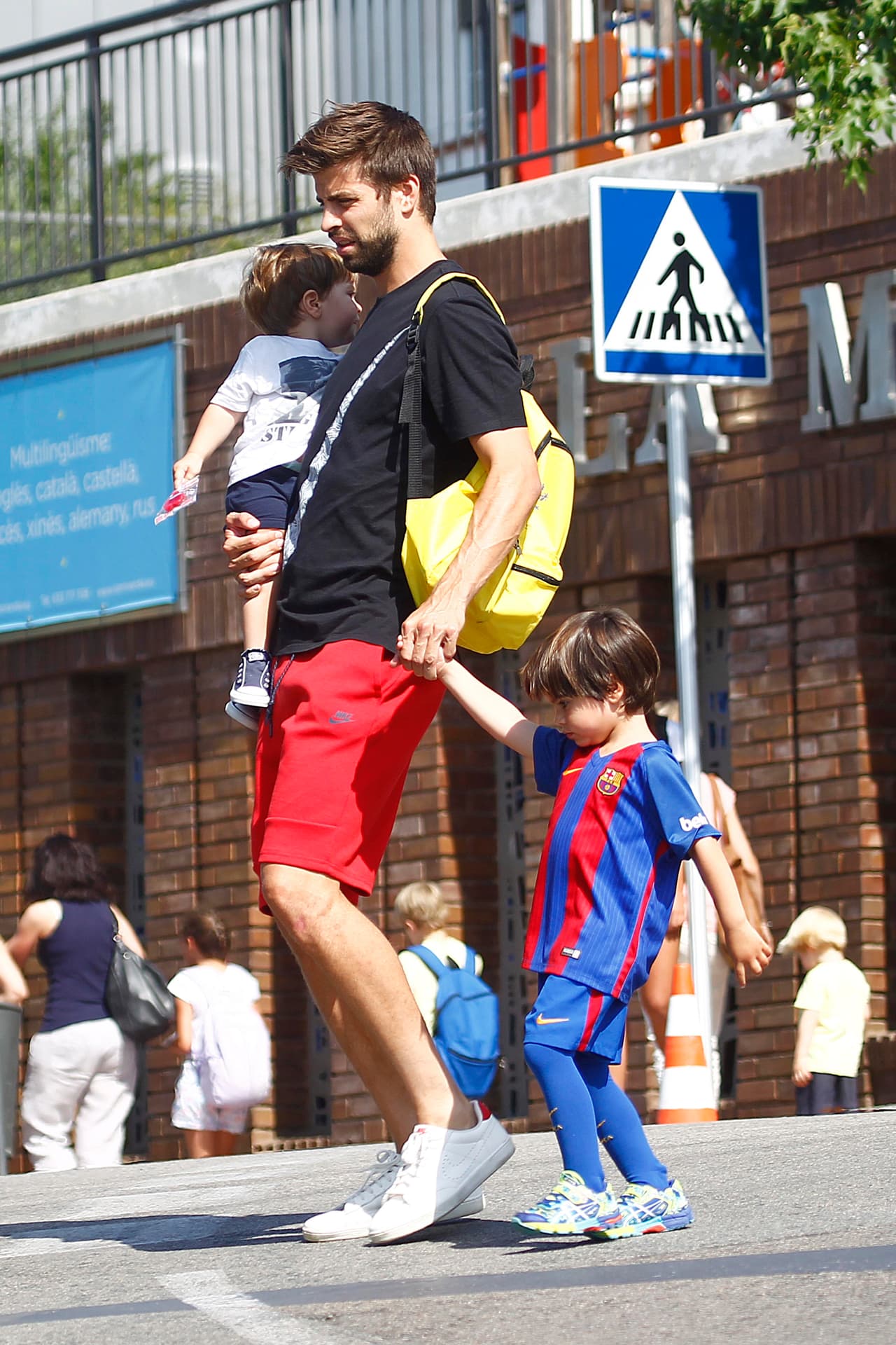 Piqué es un súper daddy, ya que disfruta mucho el tiempo con sus peques.
