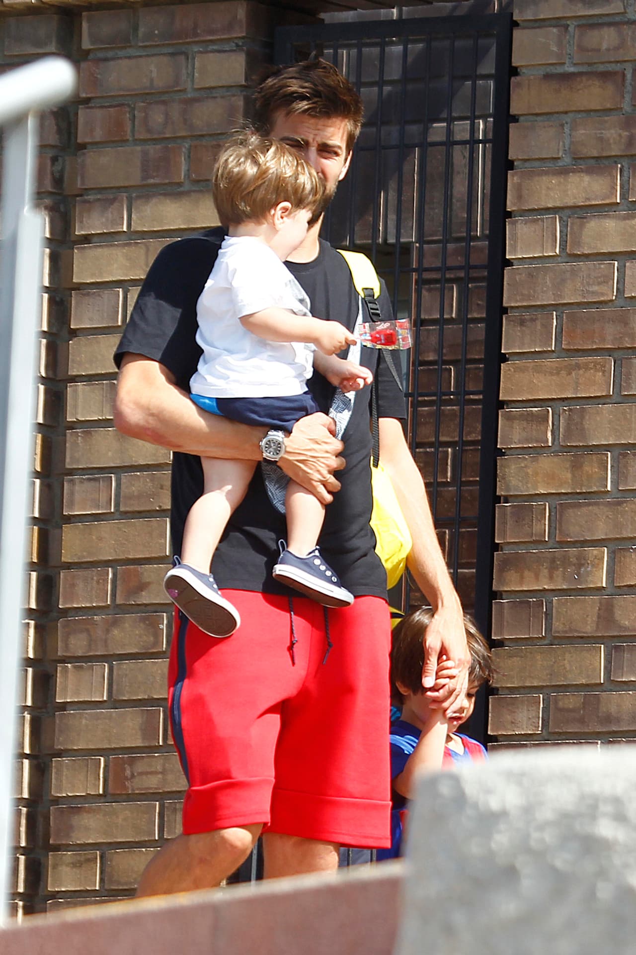 Él estuvo muy pendiente de sus hijitos.