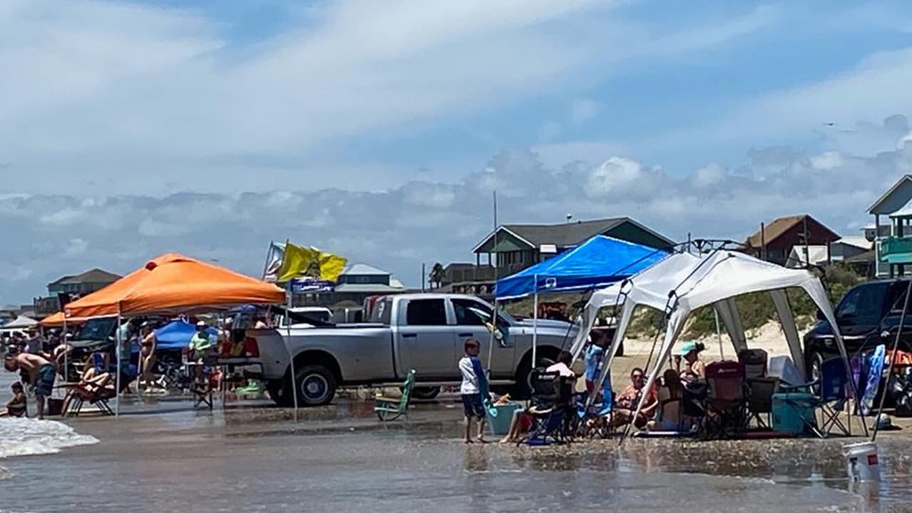 En la península de Bolivar también se dieron cita los bañistas desde temprans horas el sábado 2 de mayo.