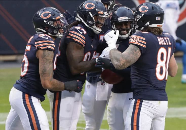 <b>Pretemporada de los Chicago Bears / Soldier Field</b>
<br>Sábado 21 de agosto al mediodía
<br>Los Chicago Bears se enfrentarán a los Buffalo Bills al mediodía del sábado. Los estacionamientos se abrirán a las 8 a.m. y las puertas se abrirán a las 10 a.m.
<br>Los fanáticos que asistan al juego deben ingresar al Soldier Field usando un boleto móvil.
<br>La política de bolsas transparentes de la NFL de Soldier Field estará en vigor para este evento. Se permiten bolsas / mochilas de plástico transparente que no excedan las 12 "x 6" x12 "o bolsas de plástico transparente para congelador de un galón (o más pequeñas).
<br>Las políticas del estadio y las mejoras de seguridad que cumplen con todas las recomendaciones de salud y seguridad de la NFL se implementaron en Soldier Field durante la temporada pasada, incluida la creación de un Equipo de Respuesta a Infecciones del Estadio.