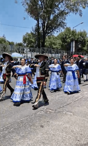 Este es desfile que simboliza la resistencia y defensa de la patria mexicana, cuando las tropas nacionales vencieron al ejército francés.