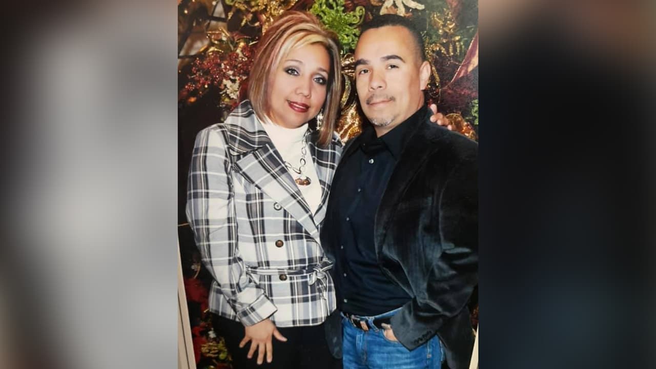 “Mi esposo se ha ido, Danny no habíamos terminado todavía, cómo voy a vivir sin ti cariño, me prometiste un baile y yo quiero mi último baile”, escribió López como despedida de su esposo a través de sus redes sociales.