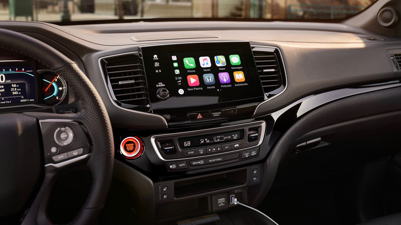 La Honda Passport es el más reciente modelo de la marca en 
<b>eliminar la modalidad de pantallas dobles</b> y adoptar la tendencia general de una pantalla única sensible al tacto al nivel de la instrumentación, de acuerdo a la reglamentación de comunidad europea.