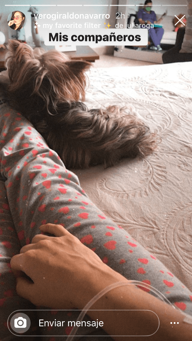 Un día antes de la operación, Verónica Giraldo resaltó en su cuenta de Instagram el 
<b><a href="https://www.univision.com/radio/la-gozadera-show-new-york/me-equivoque-y-quiero-aclarar-karol-g-ofrece-disculpas-tras-compartir-una-foto-de-su-perro-y-haciendo-referencia-a-blacklivesmatter-video" target="_blank">amor que le tiene a la cantante. </a></b>
<br>