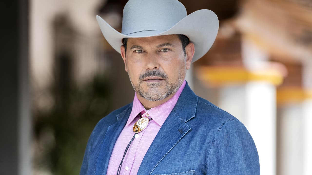 Francisco Gatorno es Antonio Estudillo