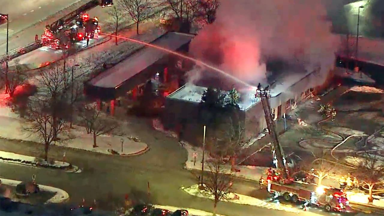 Choque contra sucursal de Chase Bank en Bloomingdale desata fuerte incendio