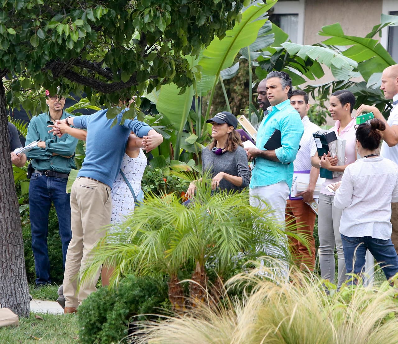 Eva Longoria está muy ocupada dirigiendo un capítulo del programa 'Jane the Virgin'.