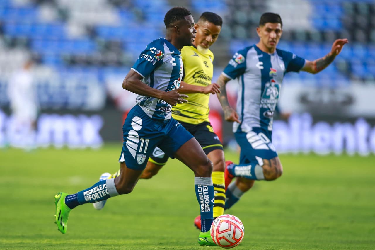 Pachuca rescató un punto en tiempo de compensación y le arrebató a Mazatlán su primer triunfo de la temporada.