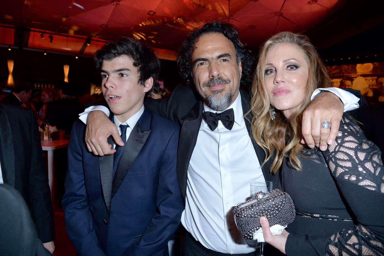 Alejandro hasta llevó a su hijo, Eliseo.