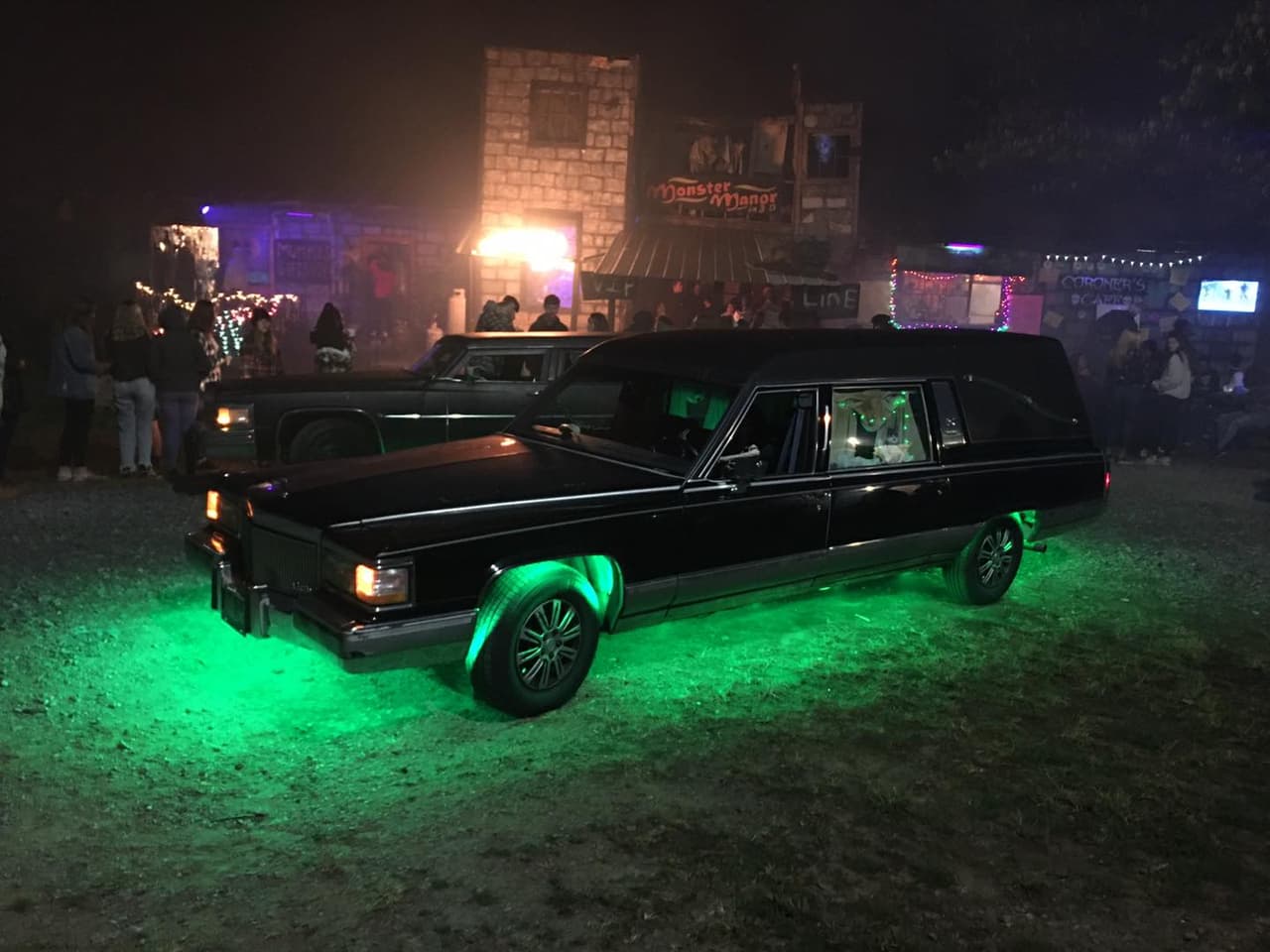 <b><a href="http://www.hauntedpyramids.com/" target="_blank">The Haunted Pyramids (Lawndale)</a></b>: Ubicado en el condado de Cleveland, The Haunted Pyramids tiene más de dos décadas de sustos en su haber con seis atracciones de casas embrujadas, todo en un solo lugar. Considerado uno de los lugares más aterradores de Carolina del Norte, cada casa en The Haunted Pyramids presenta efectos especiales asombrosos y dos de las casas son atracciones en 3D.