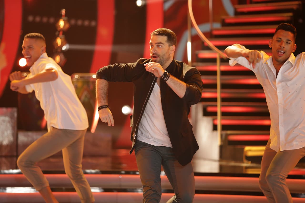 El actor bailó al ritmo de la canción 'Cuando nos volvamos a encontrar'.