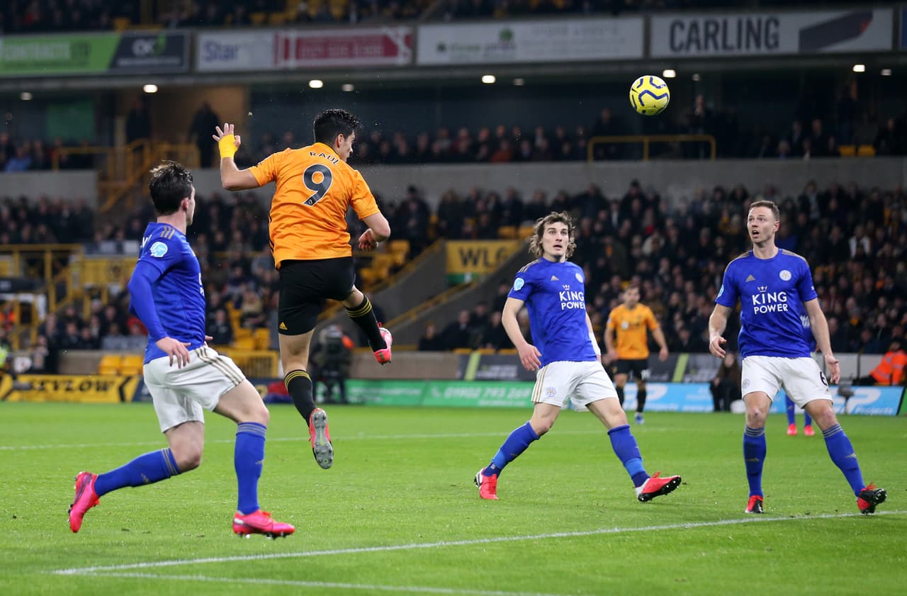 Al 42’ Raúl remató sólo frente al arco, pero no concretó.